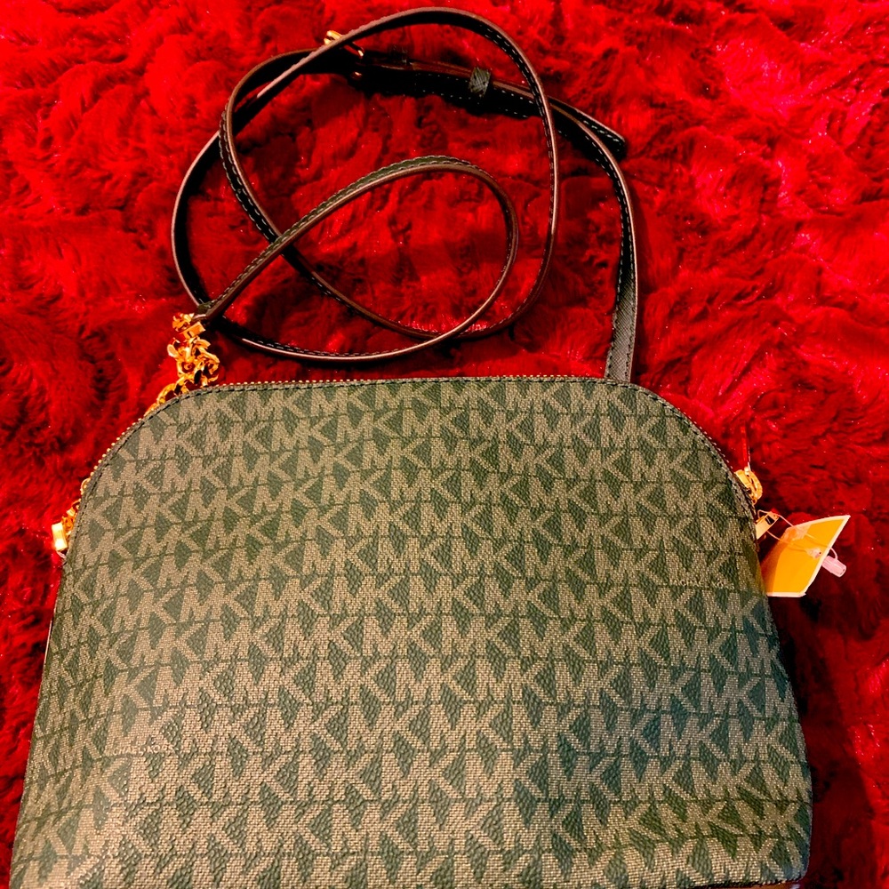 Brand New With Tags MICHAEL Michael Kors Jet Set Travel Medium Dome Crossbody - Picture 3 of 5